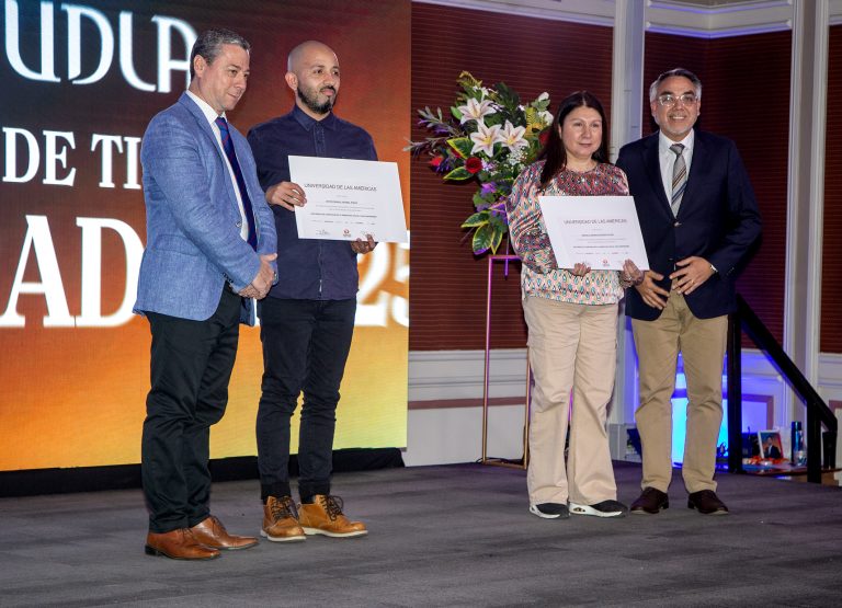 FACOM celebra ceremonia de entrega de diplomas a estudiantes de educación continua