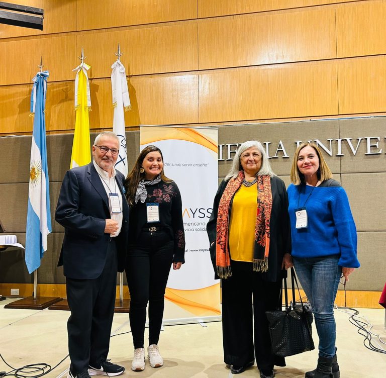 Programa de Intervención Comunitaria de UDLA comparte su experiencia en seminario internacional en Buenos Aires