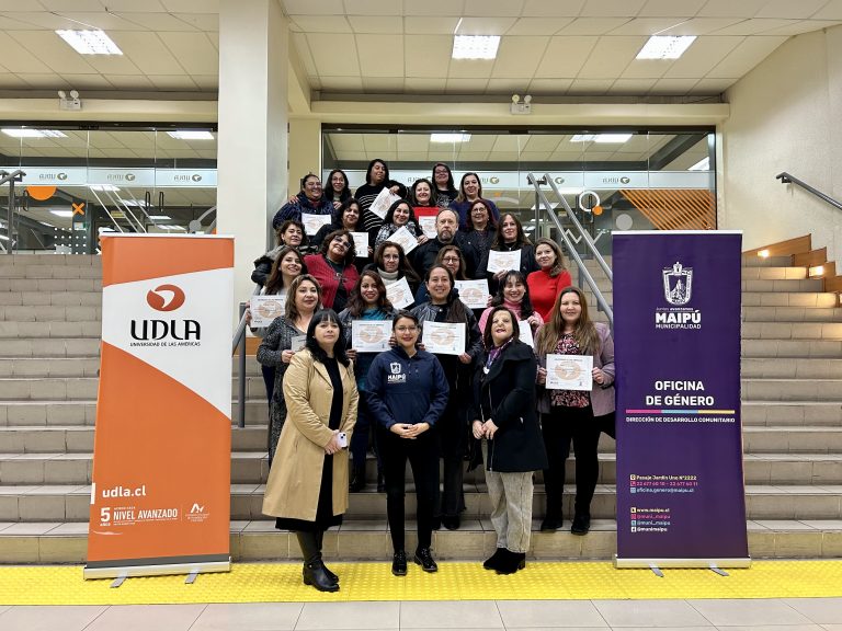Facultad de Ingeniería y Negocios UDLA y Municipalidad de Maipú concluyen Escuela de Formación e Investigación para Mujeres Emprendedoras con acto de reconocimiento