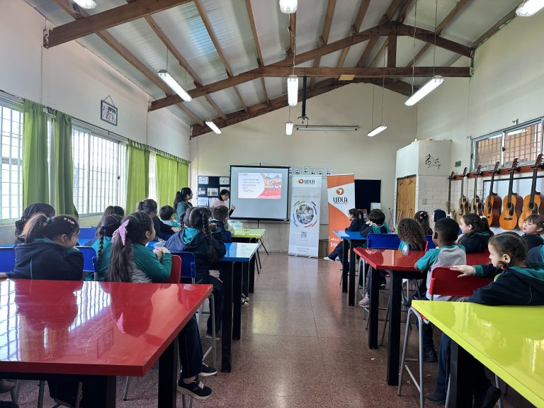 FAVA conecta la ciencia con la comunidad escolar