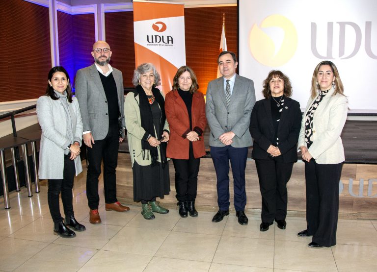 UDLA refuerza la calidad formativa en procesos de autoevaluación y acreditación de carreras docentes