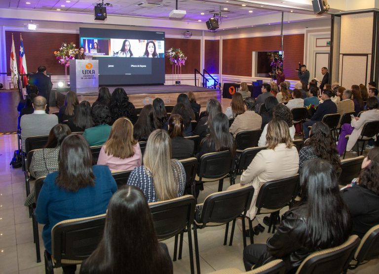 UDLA celebra ceremonias de graduación de Educación Continua 2025