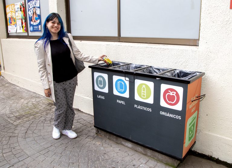 UDLA da un paso hacia la sustentabilidad con nuevos Puntos Verdes en Campus Providencia