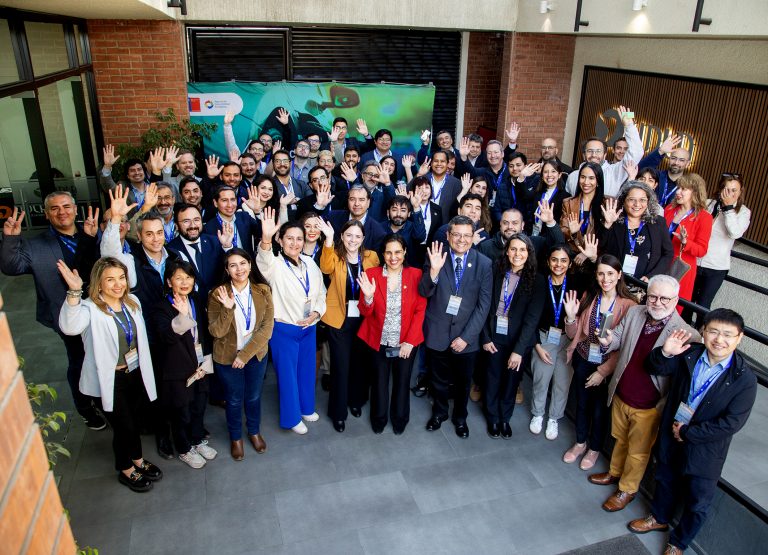 Facultad de Ingeniería y Negocios de UDLA impulsa encuentro de networking en el Acuerdo Público-Privado por la Electromovilidad 2025