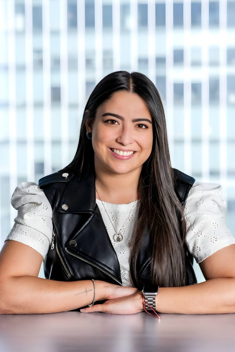 Egresada de Publicidad UDLA: “La perseverancia y el hambre de conocer más son claves para avanzar”