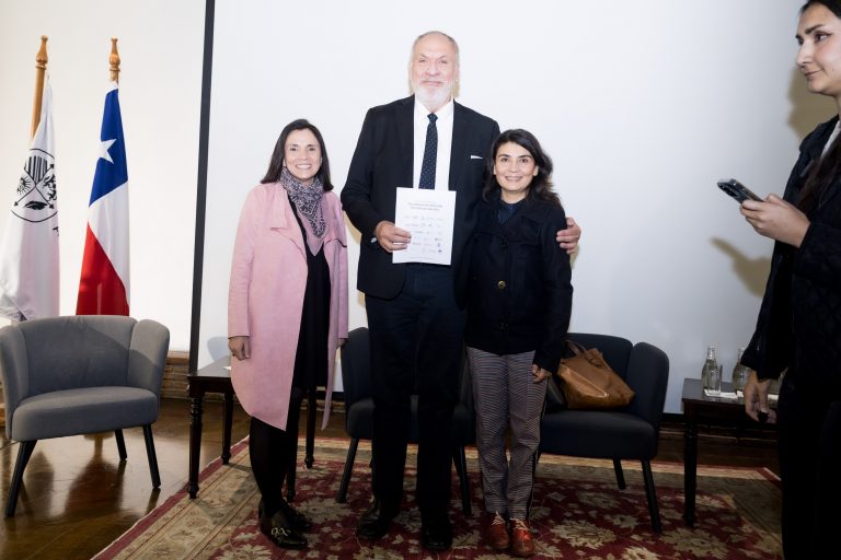 UDLA firma compromiso con Centro Nansen para fortalecer la cultura del diálogo en Chile