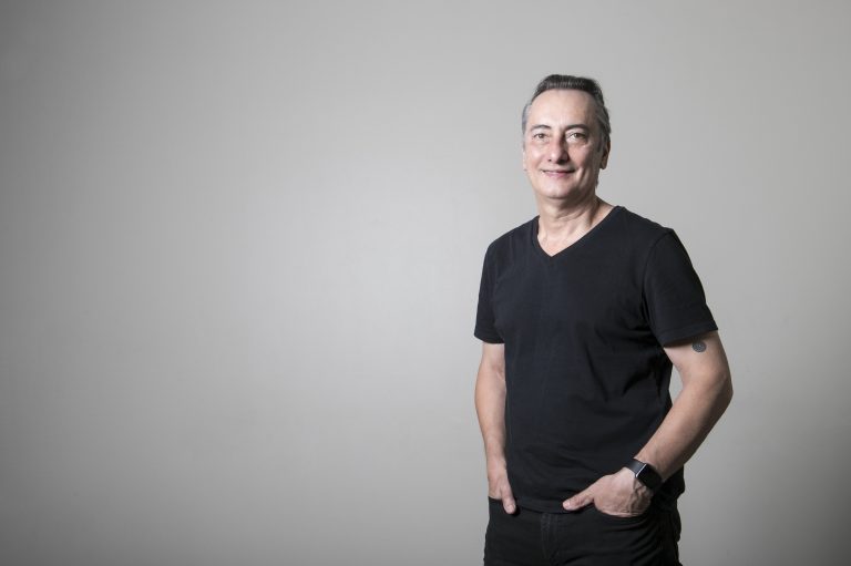 Decano de Facultad de Salud y Ciencias Sociales participa en conversatorio internacional sobre seguridad social en salud