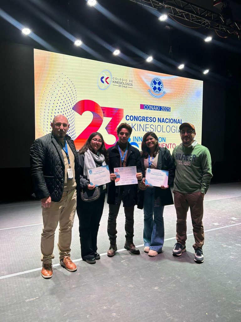 Estudiantes de Kinesiología UDLA obtienen reconocimiento en Congreso Nacional de Kinesiología