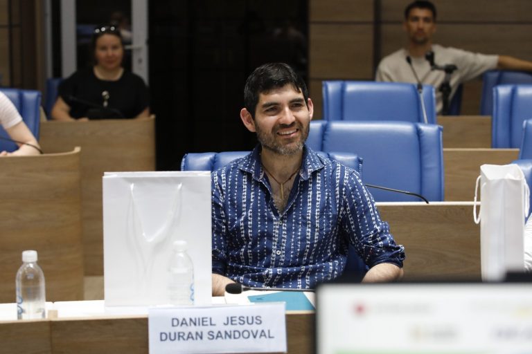 Daniel Durán, investigador UDLA, participa en programa InteRussia de energía sostenible en Rusia y fue entrevistado por TV BRICS