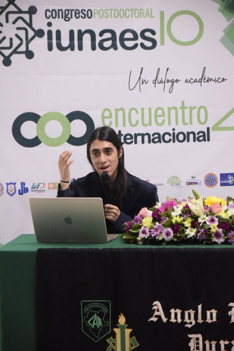 Académico UDLA participa en congreso postdoctoral de Durango, México