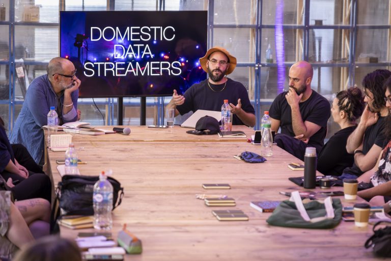 Estudio de investigación y diseño español realiza encuentro con académicos de la Facultad de Arquitectura, Animación, Diseño y Construcción de UDLA