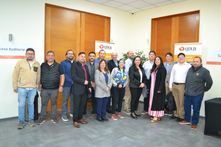 Egresados y empleadores de la Escuela de Ingeniería de UDLA participan en encuentro sobre empleabilidad y actualización curricular