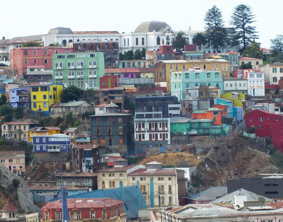 Observatorio de Industrias y Negocios Sostenibles (INSOS) de UDLA presenta boletín sobre informalidad laboral en la Región de Valparaíso