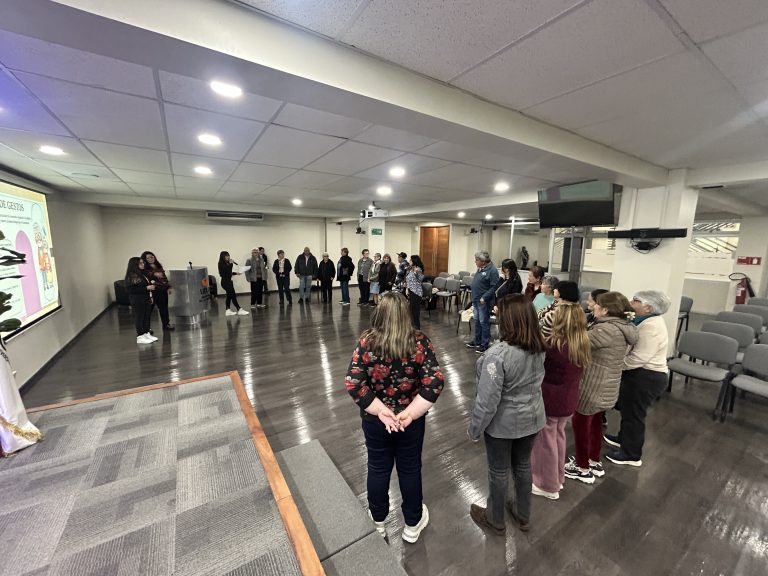 UDLA y Municipalidad de San Joaquín implementan Escuela Integral para Personas Mayores en Campus La Florida