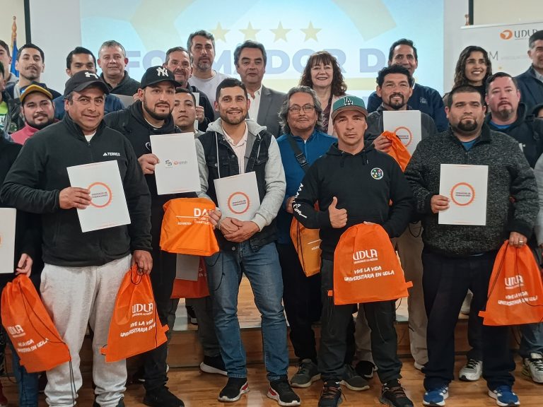 Tercera versión de programa Formador de Formadores de Everton y UDLA consolida su impacto en el fútbol amateur