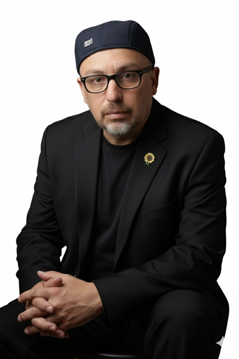 Raúl Cardemil, encargado de VcM del Museo Palacio Rioja y egresado UDLA: “La Escuela de Trabajo Social me permitió  responder adecuadamente a la defensa de la dignidad humana”