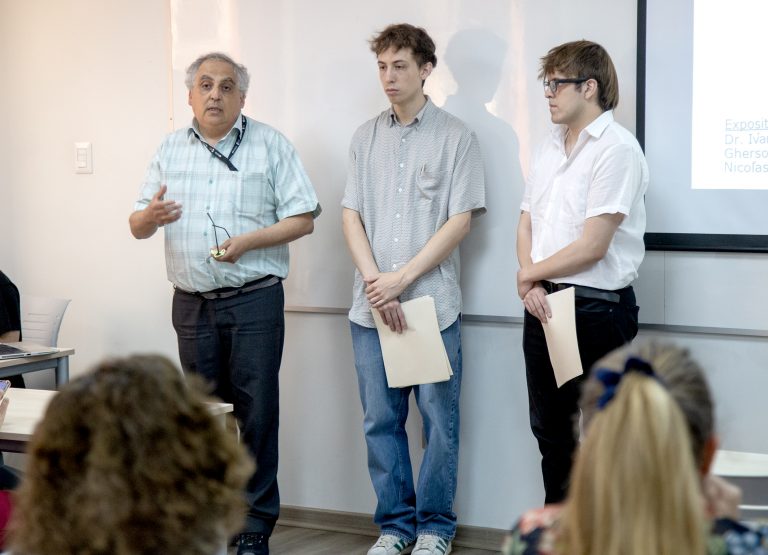 Estudiantes del Programa de Intervención Comunitaria UDLA presentan investigación sobre bienestar y salud mental en el III Congreso Nacional de Psicología Comunitaria