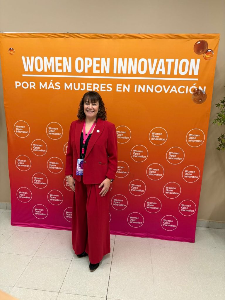 Vicerrectora de Sede Viña del Mar de UDLA participa como expositora y panelista en el Women Open Innovation 2025