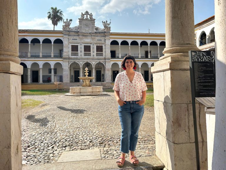 Investigadora UDLA destaca en congreso internacional con estudio sobre violencia ginecológica y obstétrica hacia mujeres con discapacidad