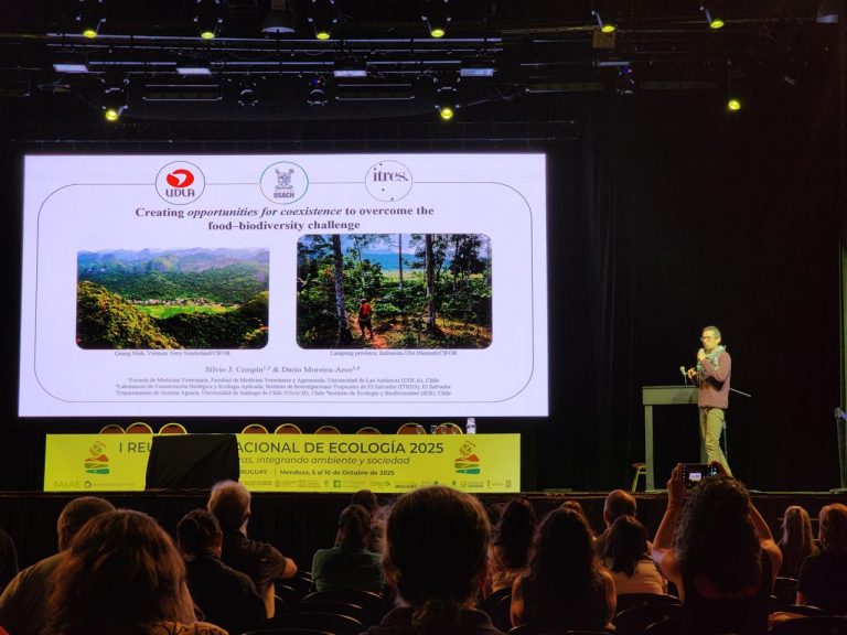 Académicos FAVA destacan en Congreso Trinacional de Ecología