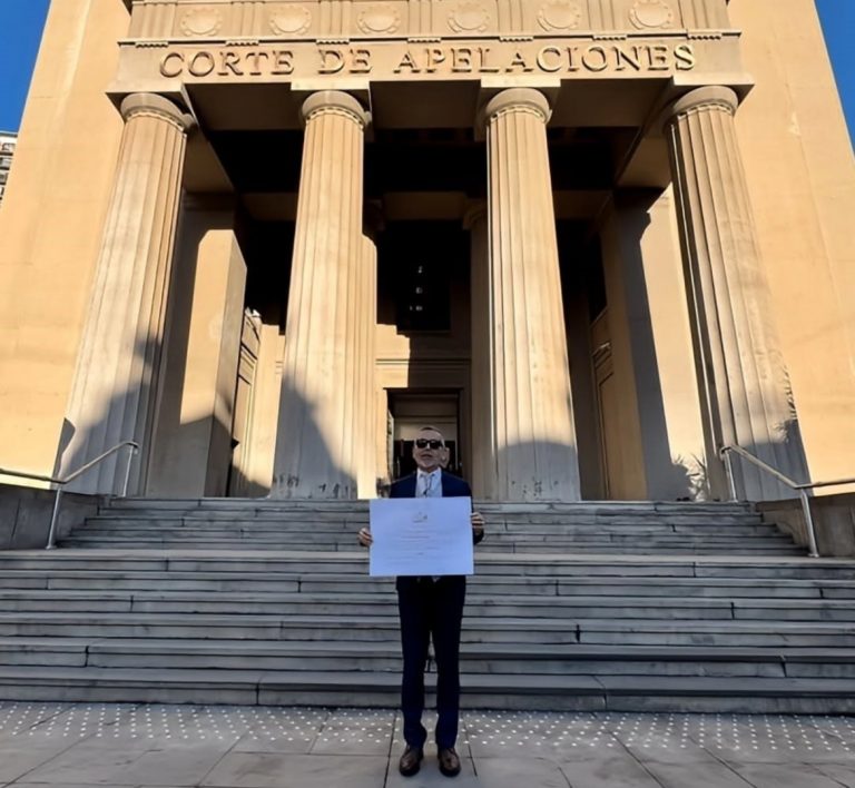 Héctor Lillo, abogado y egresado destacado de la Facultad de Derecho: “Las personas con discapacidad no buscamos privilegios, solo queremos igualdad de oportunidades”