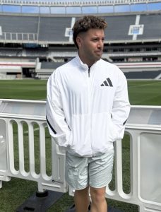 Egresado UDLA Matías Covarrubias preparando futbolistas profesionales