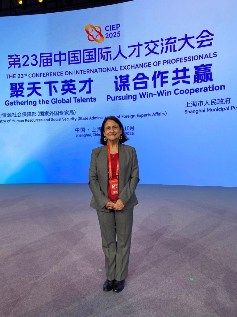 Académica de UDLA es parte de la delegación latinoamericana en la 23ª Conferencia sobre Intercambio Internacional de Profesionales celebrada en China