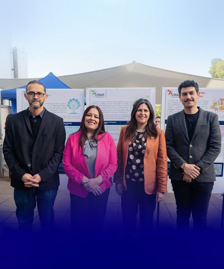 Académico de la Facultad de Educación UDLA expone en las Jornadas de Docencia UC Temuco sobre innovación y uso ético de la inteligencia artificial en educación.