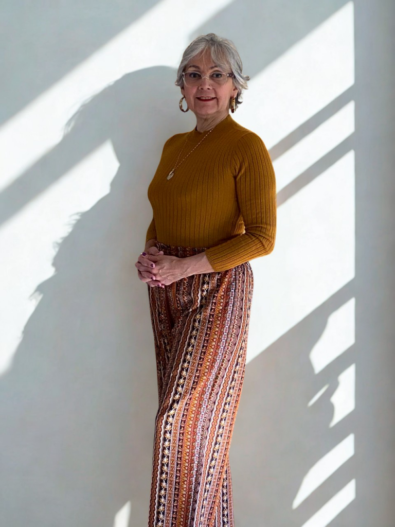 Rosy León de Valero, académica de UDLA, presenta estudio sobre transcomplejidad en educación y bienestar social en el IV Congreso Internacional de la Universidad de Guayaquil.