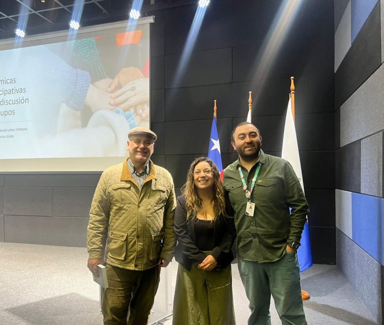 Departamento de Salud y Desarrollo Comunitario de UDLA capacita a funcionarios y dirigentes en primer cabildo de salud en Puente Alto