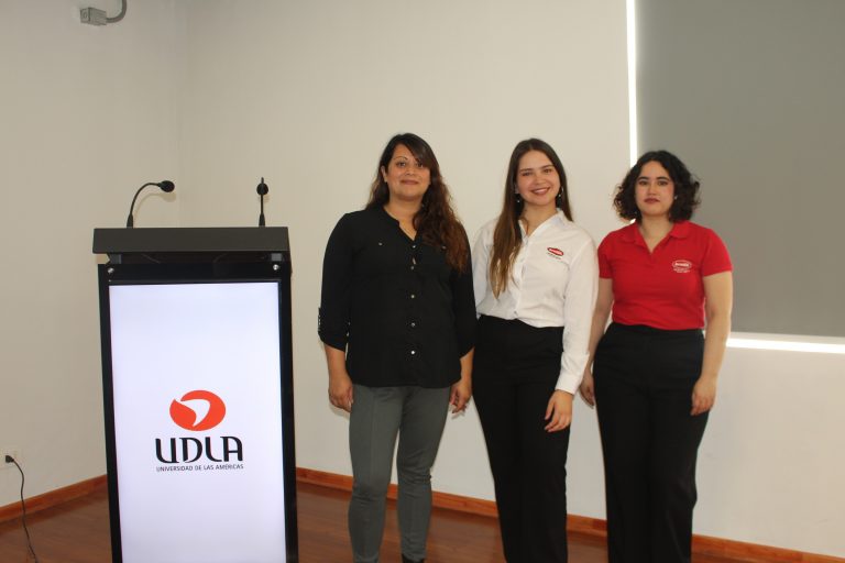 Profesionales de reclutamiento de la empresa Ariztía dictan taller de apresto laboral a estudiantes del Campus Melipilla