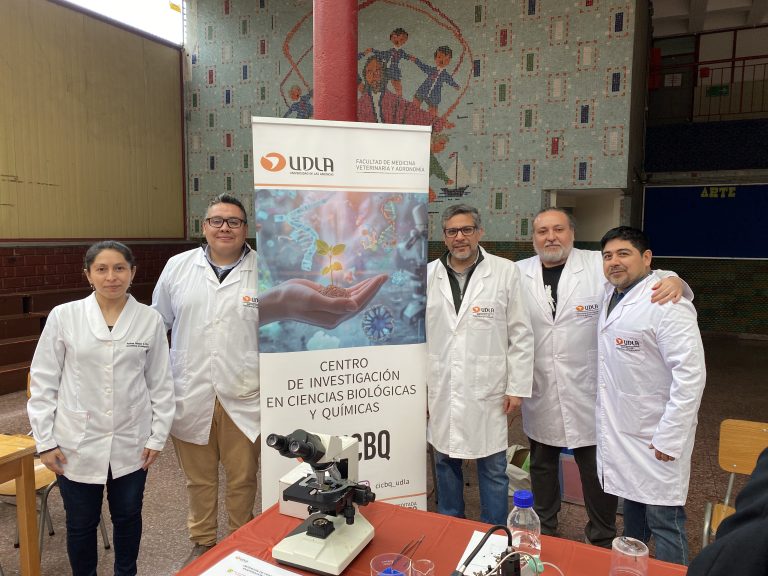 UDLA participa en la 3° Feria de Ciencias del Colegio Marista de Santiago
