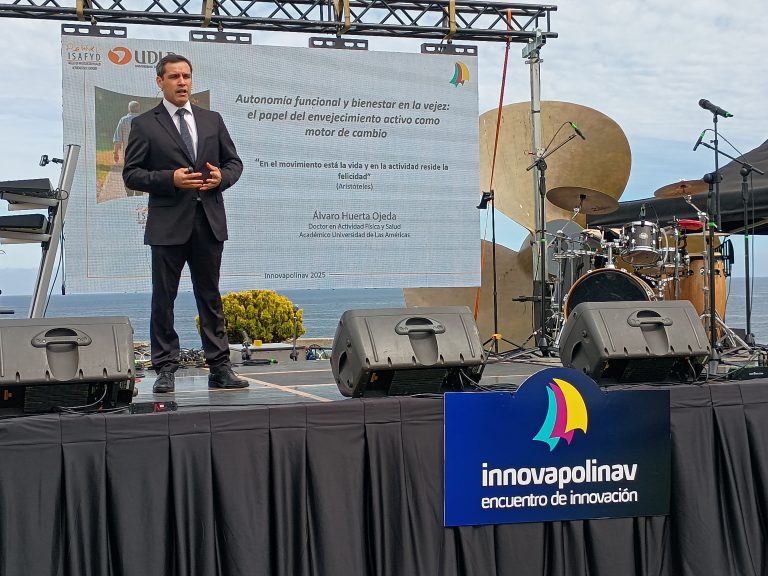 UDLA Sede Viña del Mar participa en Innovapolinav 2025 y presenta investigación sobre envejecimiento activo del Núcleo Isafyd