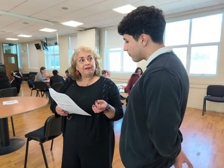 Emprendedores de la Provincia de Marga Marga fortalecen sus negocios en taller de marketing digital organizado por UDLA