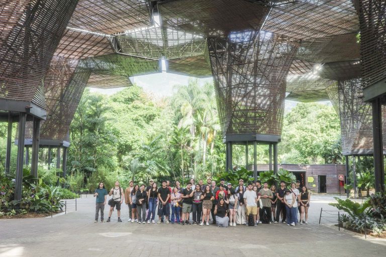 Experiencia internacional de Escuela de Arquitectura UDLA profundiza vínculos territoriales y latinoamericanos en Medellín