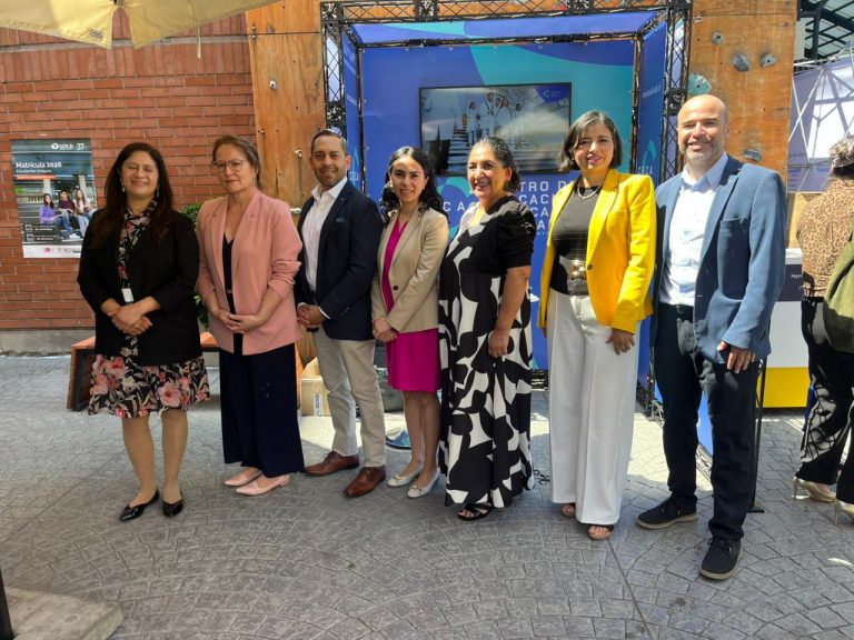 UDLA fortalece la transición hacia la Educación Clínica en V Simposio de formación en salud