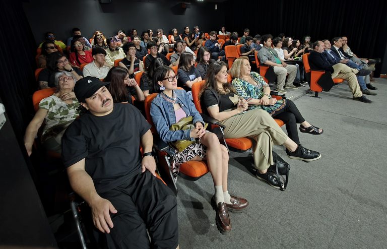 Festival UDLAFESTOC premia a nuevas voces del cine chileno en una ceremonia marcada el talento universitario   