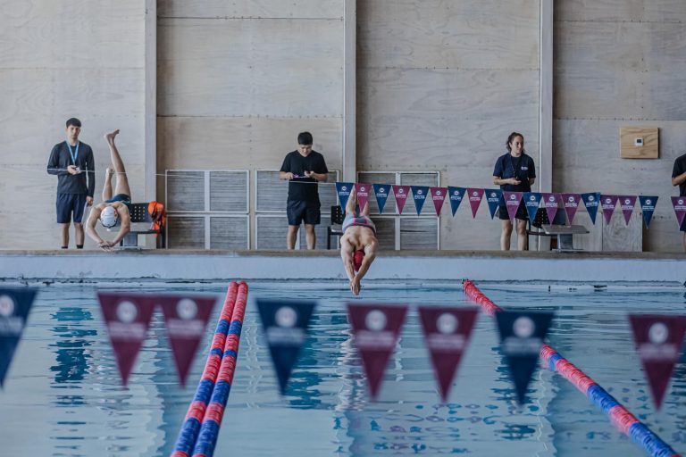 UDLA Concepción realiza Copa de Natación 2025 junto a instituciones de la región