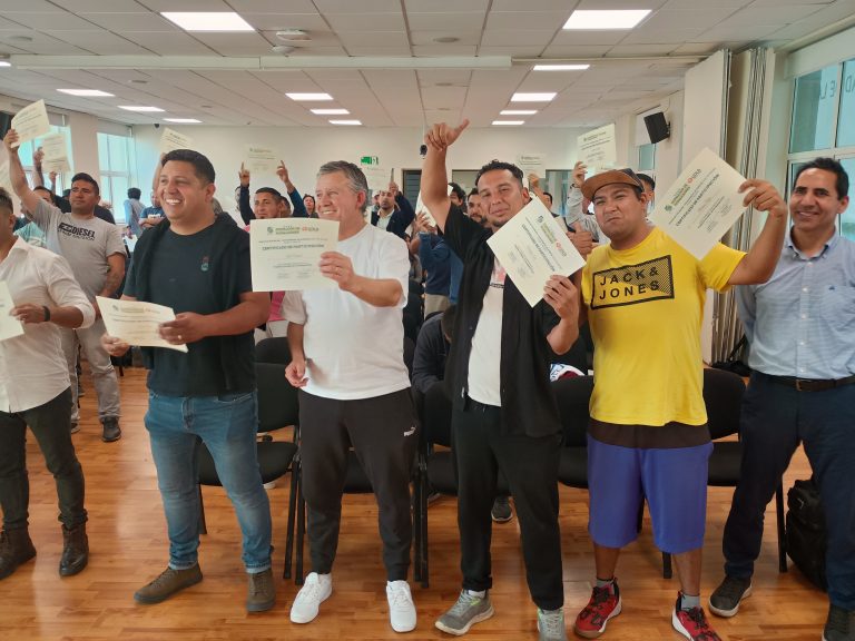 Programa Formador de Formadores de UDLA y Everton cierra su tercera edición con certificación de 51 técnicos de fútbol amateur