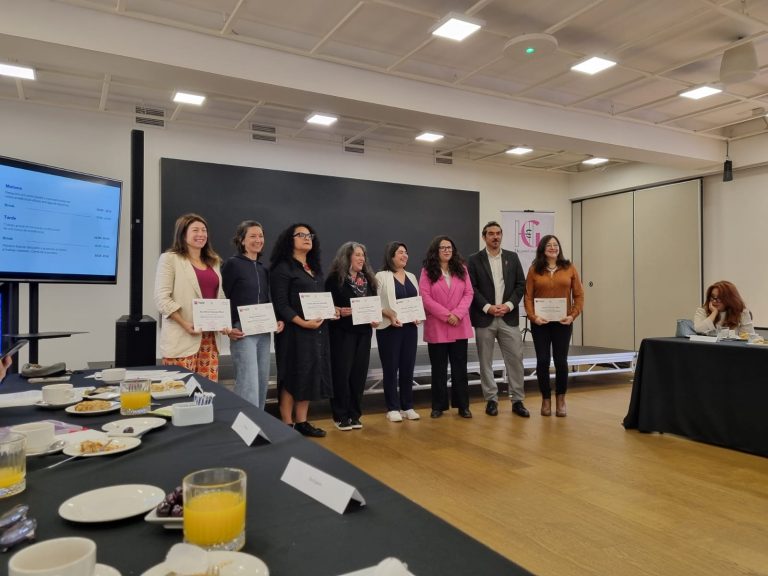 Investigadora UDLA se certifica en programa “Liderazgo y género”, del Ministerio de CTCi