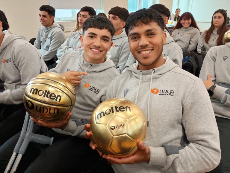 Dirección de Asuntos Estudiantiles realiza ceremonia para celebrar logros y premiar a alumnos de selecciones deportivas