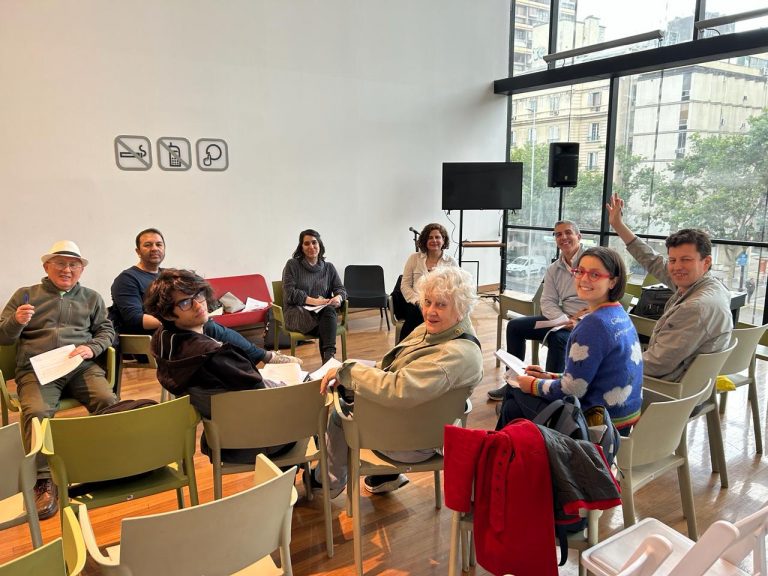 Investigadoras UDLA realizan taller de lectura en ALCiFFCON 2025 sobre la obra de Ilda Cádiz