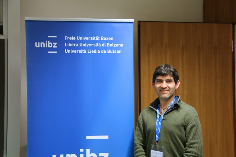 Investigador UDLA realiza estancia en la Universidad de Bolzano para estudiar modelos cooperativos, inclusivos y sostenibles