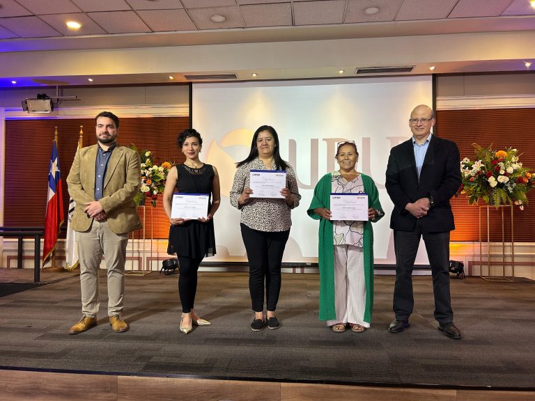 UDLA certifica a emprendedores del programa Santiago Emprende en Campus Santiago Centro