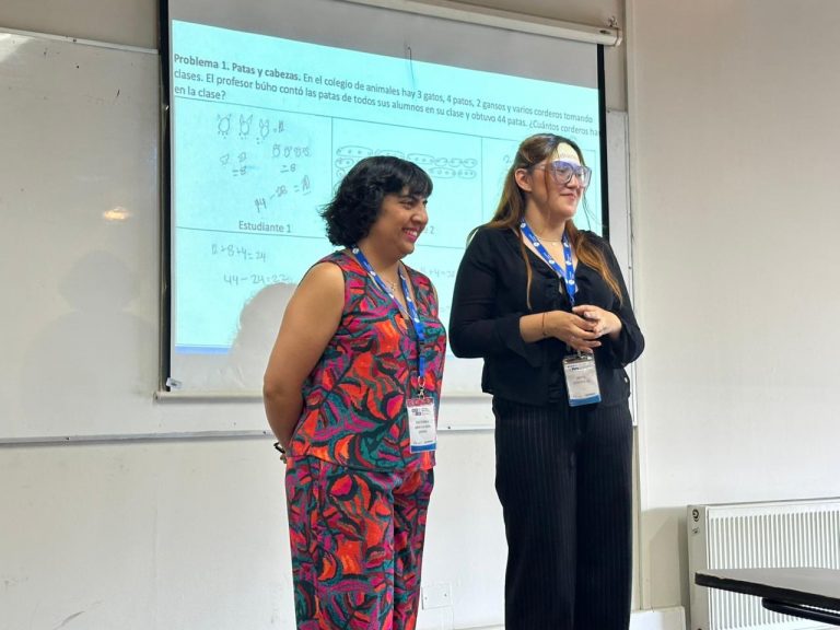 Académica y estudiante de Educación Diferencial presentan taller en las Jornadas Nacionales de Educación Matemática en la Universidad Central.
