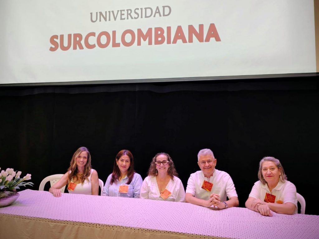 Académica y estudiantes de Pedagogía en Educación Básica UDLA realizan pasantía académica en la Universidad Surcolombiana.