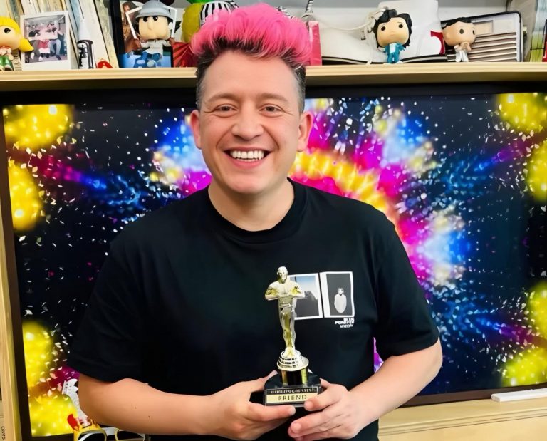 Roberto Rosinelli, egresado de Periodismo UDLA: “Siempre perseveren, confíen en sus ideas y realicen sus proyectos. La perseverancia es la clave del éxito”