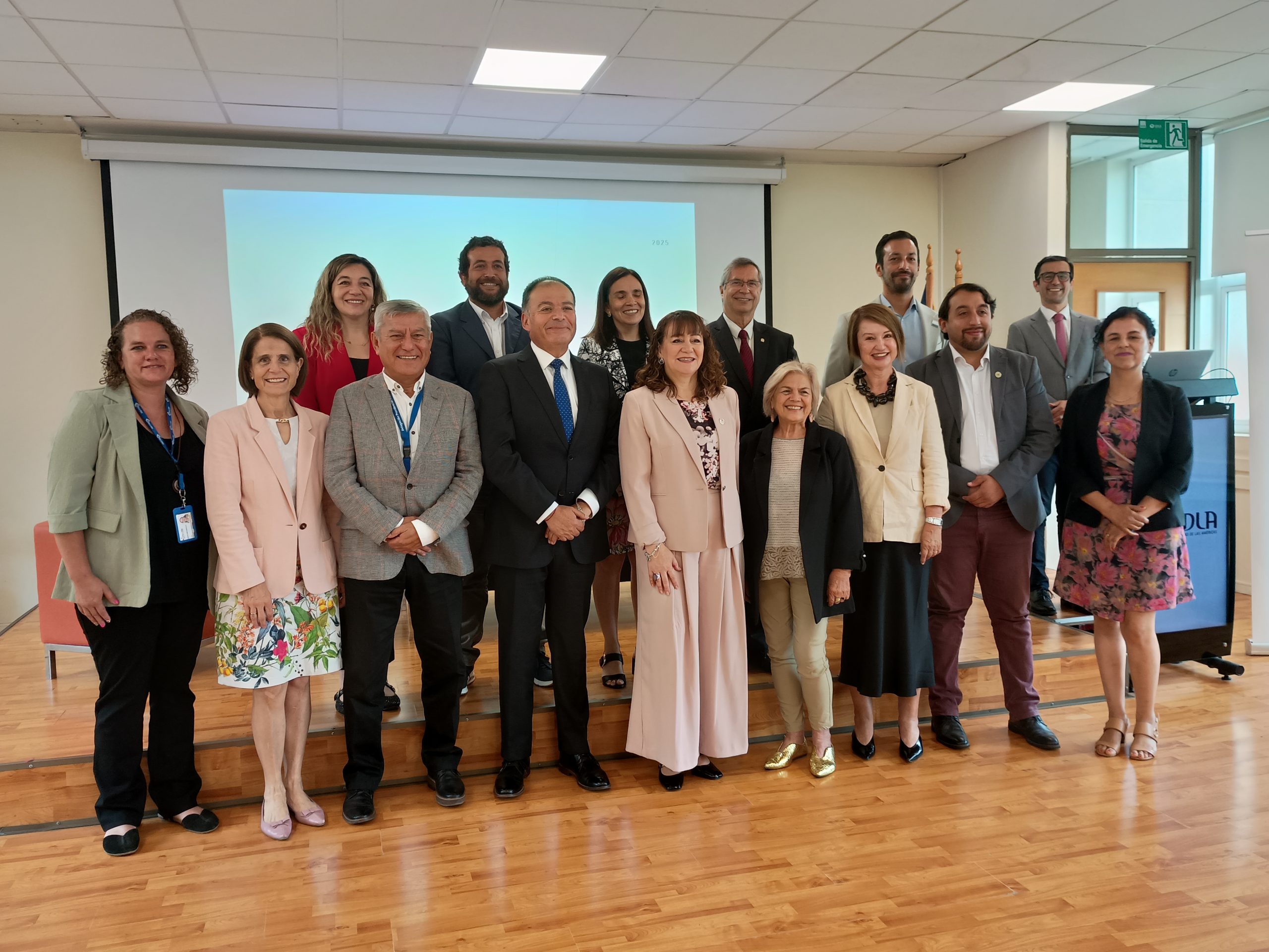 UDLA Sede Viña del Mar reúne a autoridades en Consejo Asesor Externo de ...