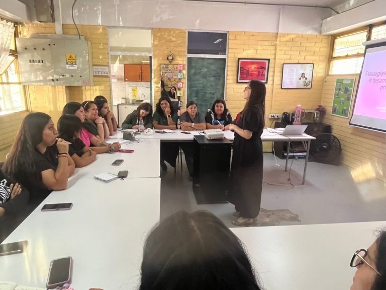 Escuela de Terapia Ocupacional UDLA fortalece competencias pedagógicas en educadoras de párvulos de Maipú