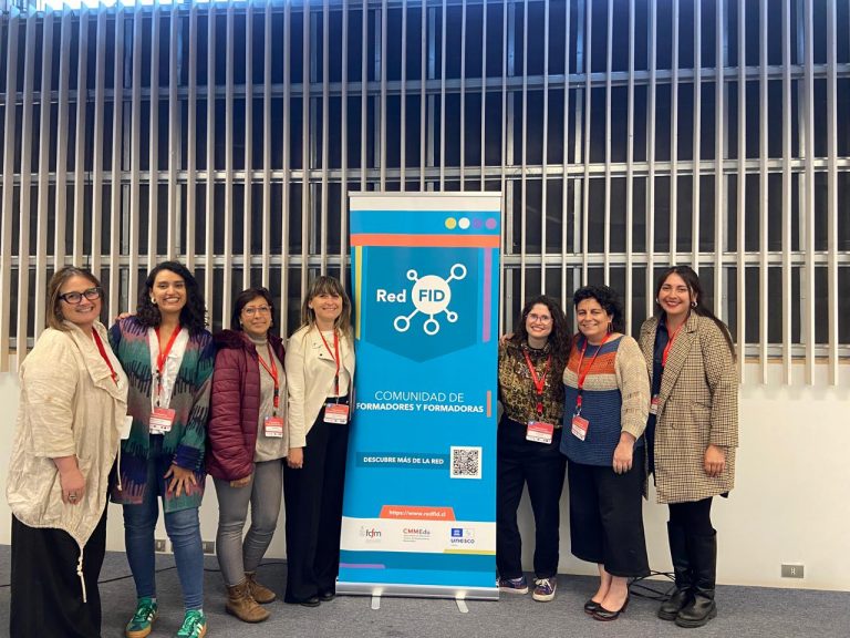 Académica UDLA participa en Encuentro Nacional de Formadores en Lenguaje en Villarrica